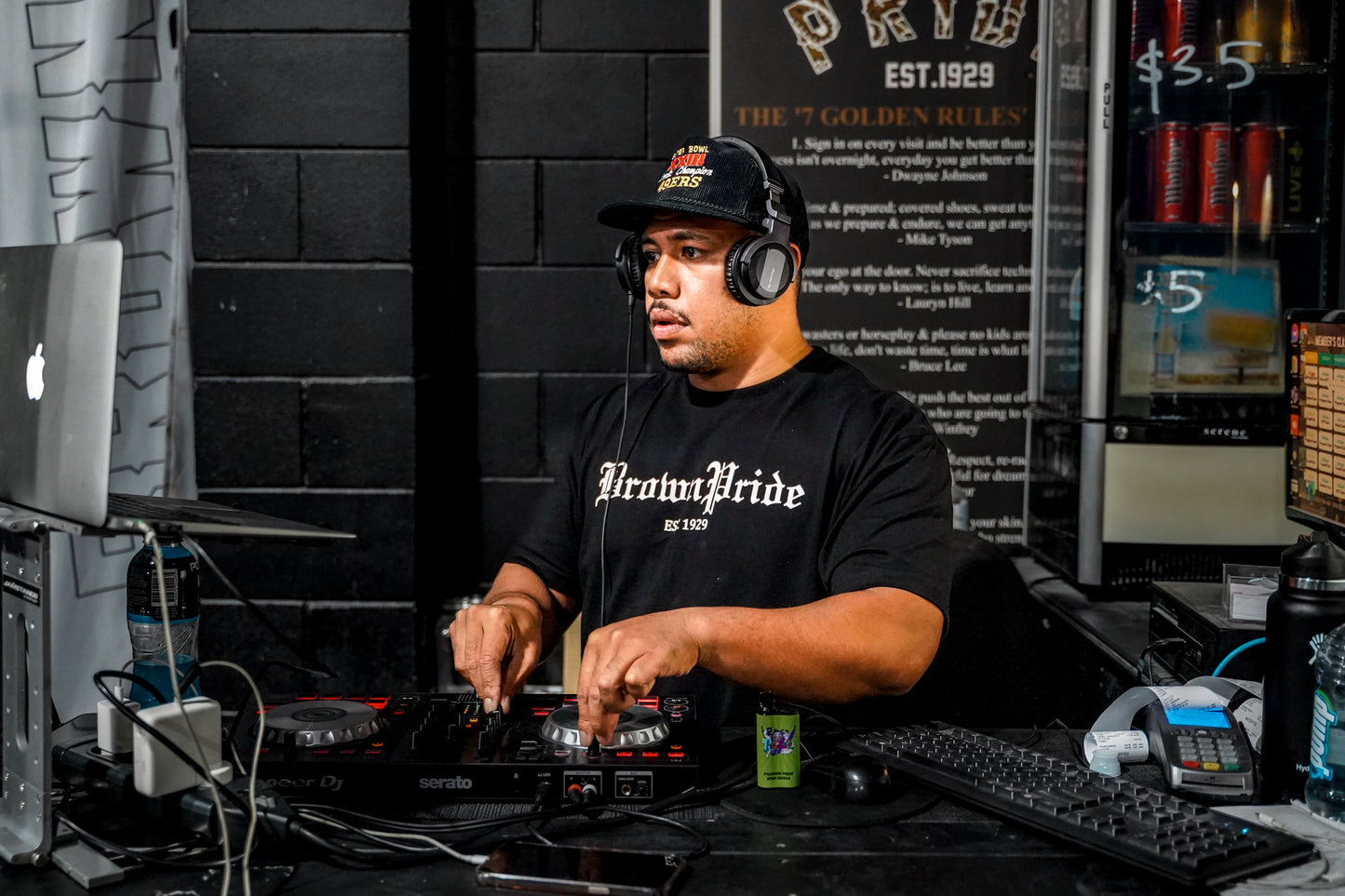 'OLD SCHOOL CLASSICS' T-Shirt